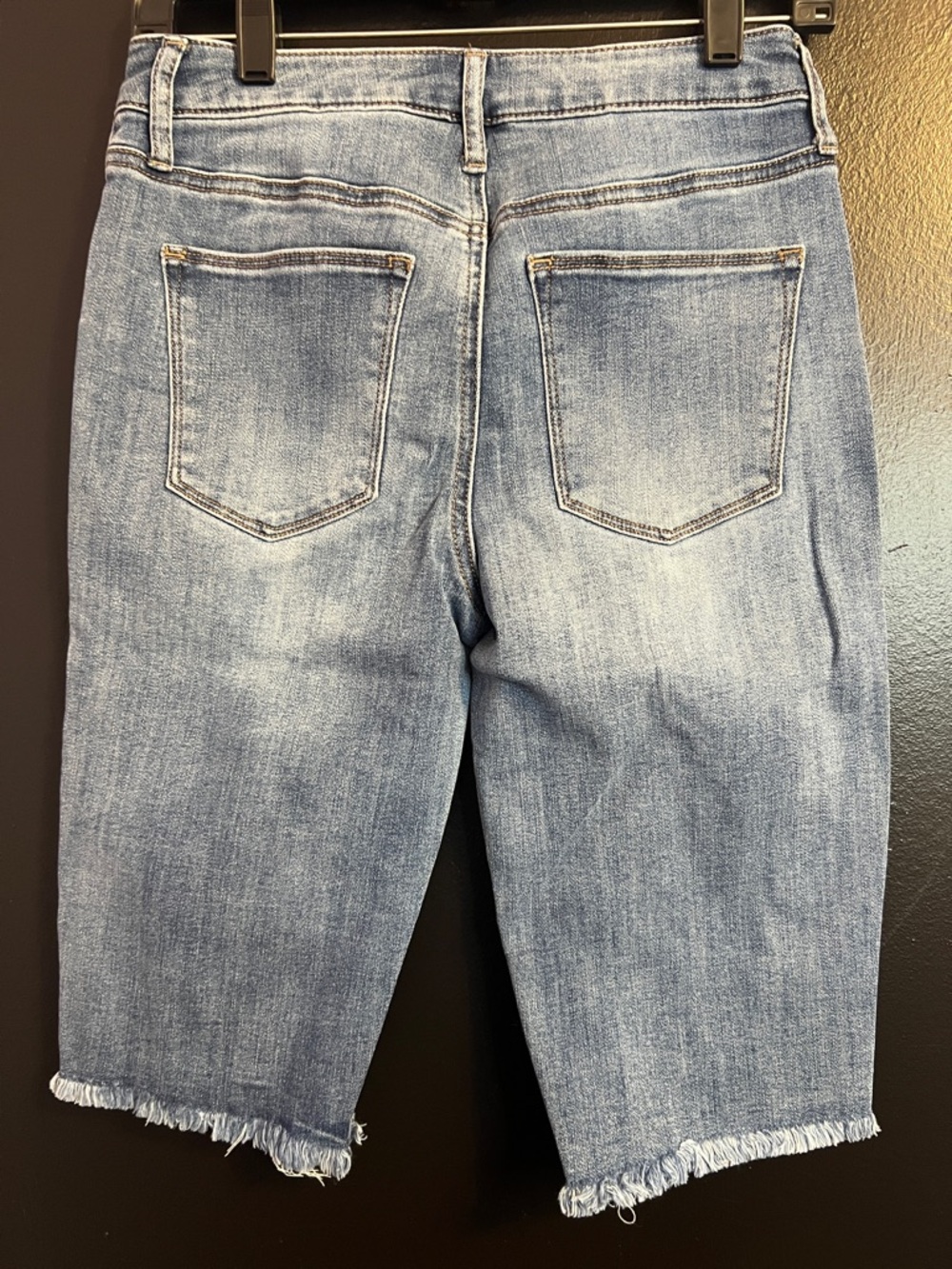 NY&Co Light Blue Mid-Rise Cropped Denim Shorts - Picture 2 of 4